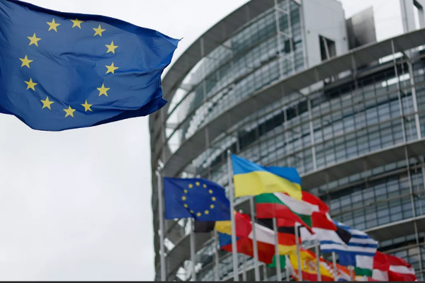 اروپايي ټولنې د روسیې پر ضد د بندیزونو شلمه کڅوړه وړاندیز کړه