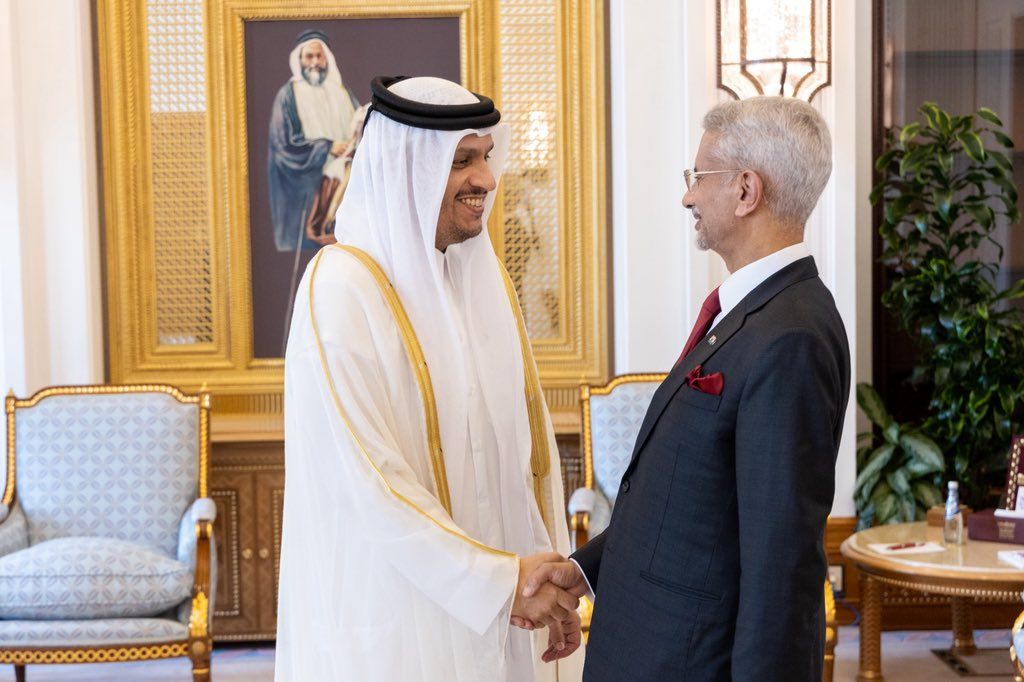 د هند د بهرنیو چارو وزیر د قطر له لومړي وزیر سره د منځني ختیځ په اړه خبرې کړې دي