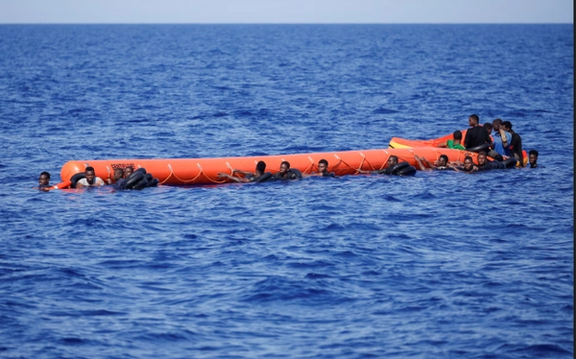 در پی واژگونی یک قایق در دریای مدیترانه دستکم ۲۰ پناهجو ناپدید شدند