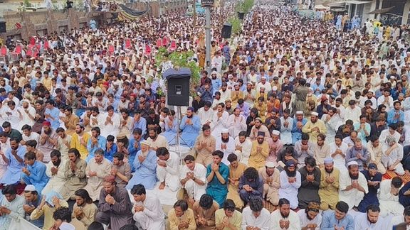 په خېبر کې زرګونو کسانو د نا امنۍ ضد لویه اعتراضیه غونډه وکړه