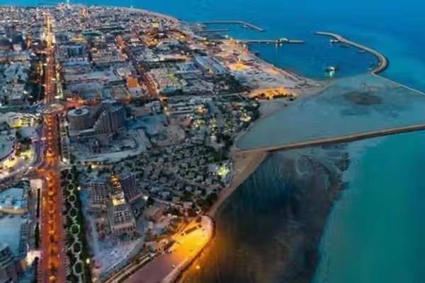 فارس خبري اژانس: د ایران په سیریک او قشم ټاپو کې د څو چاودنو غږونه اورېدل شوي