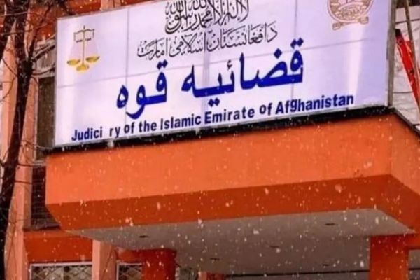 طالبانو په دریو ولایتونو کې څلور کسان په دُرو وهلي