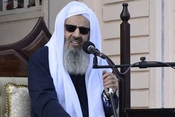 مولوی عبدالحمید خواستار توقف اعدام در ایران شد