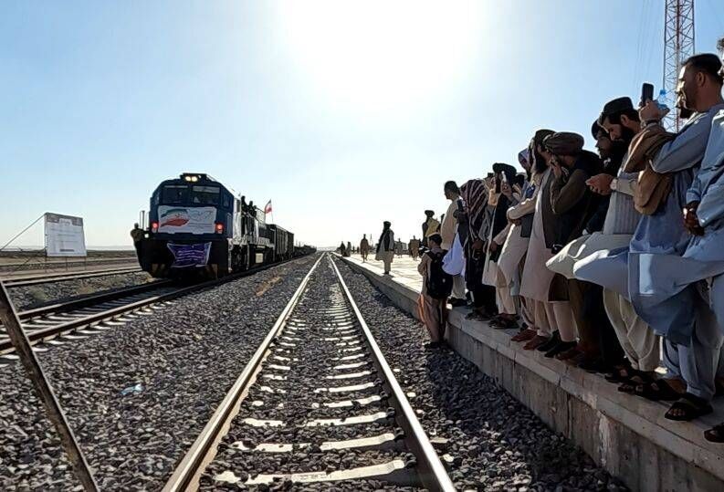 د ایران د اورګاډو وزارت: افغانستان ته هره میاشت د ایران له لارې درې اورګاډي ځي