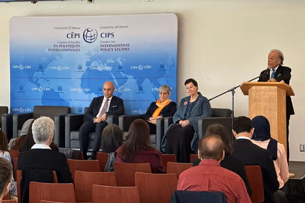 سناتور کانادایی: آینده افغانستان تنها با مشارکت واقعی مردم ساخته میشود