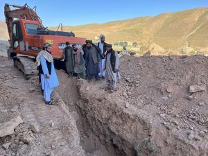 طالبان وايي په هرات کې یې د نوري فایبر یوه پروژه پیل کړې