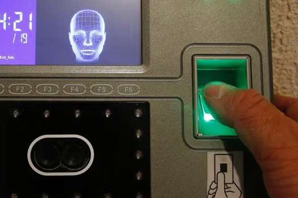 Iran Launches Biometric Registration Of Afghans At Dogharoun Border Crossing