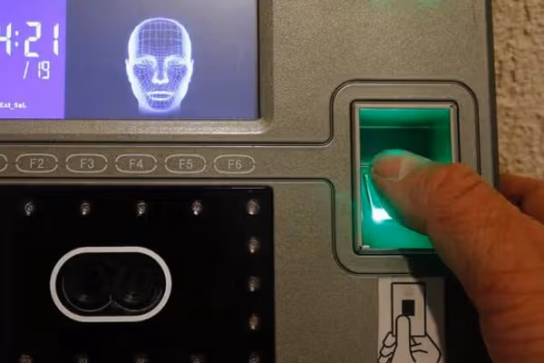 ایران بایومتریک افغانها در دوغارون را آغاز کرد