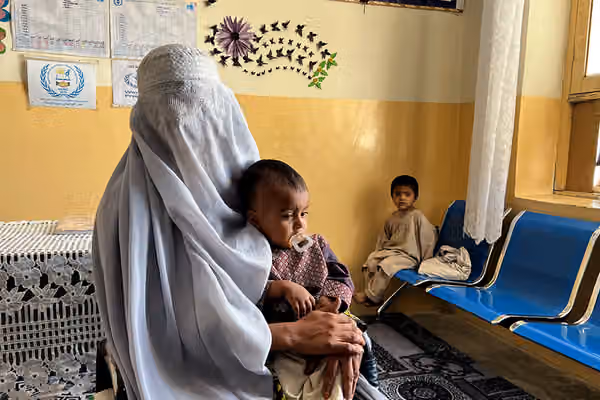 د خوړو نړۍوال پروګرام: افغانستان له لوږې سره مخ دی او نړۍ ترې سترګې اړوي