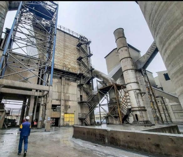 ایران په کال کې افغانستان ته څلور زره ټنه سیمنټ صادروي