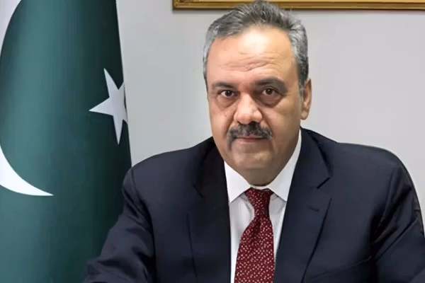 درانی از کشورهای منطقه خواست علیه گروههای تروریستی در افغانستان وارد عمل شوند