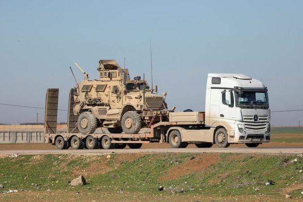 امریکا د سوریې له «قصرک» پوځي اډې نه د خپلو ځواکونو اېستل پیل کړل