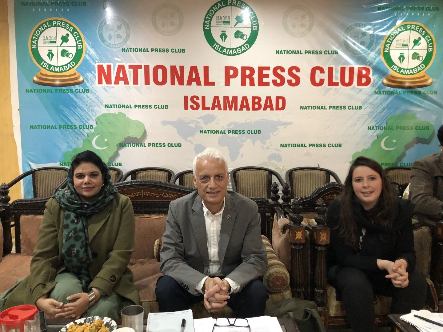 یک نهاد مدنی با حمایت اتحادیه اروپا به صد خبرنگار افغان در پاکستان کمک می‌کند