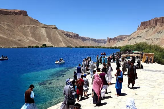 طالبان: تېره میاشت نږدې ۳زره بهرنیو وګړو افغانستان ته تګ‌راتګ کړی