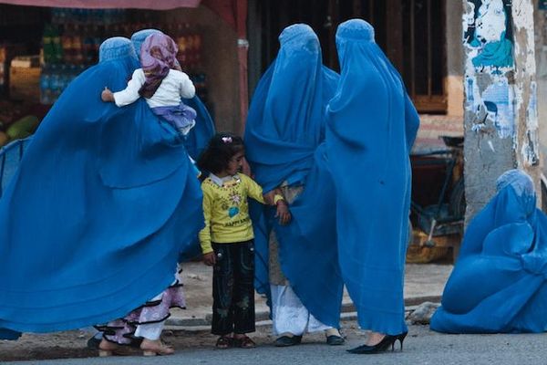 د بقا سیوری؛ افغان ښځې د طالبانو تر محدودیتونو لاندې مبارزه کوي