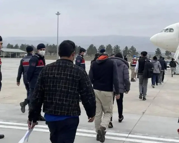 د ترکیې پولیسو په توکات ښار کې ۴۷ غیرقانوني افغان کډوال نیولي دي