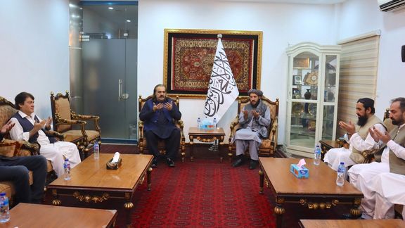 علی امین گنداپور، سروزیر خیبرپختونخوا به سفارت افغانستان تحت کنترول طالبان در اسلامآباد رفتزیر