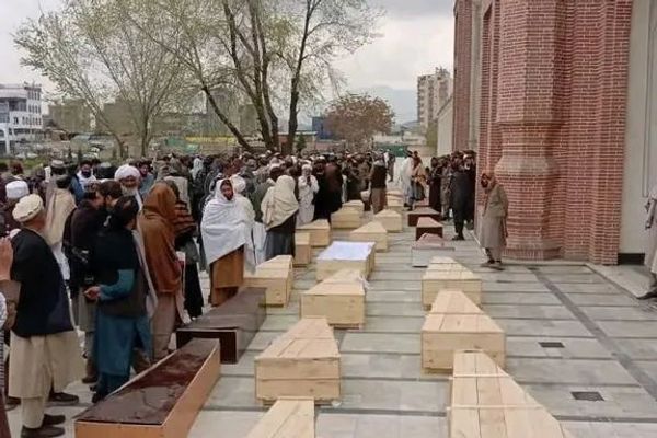 طالبان وايي د روږدو کسانو پر مرکز د برید د ځینو قربانیانو جسدونه لا هم لادرکه دي
