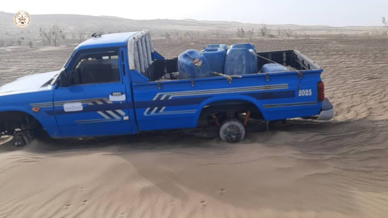 طالبان وايي په نیمروز کې یې ۵۴ بار وړونکي قاچاقي موټر نیولي دي