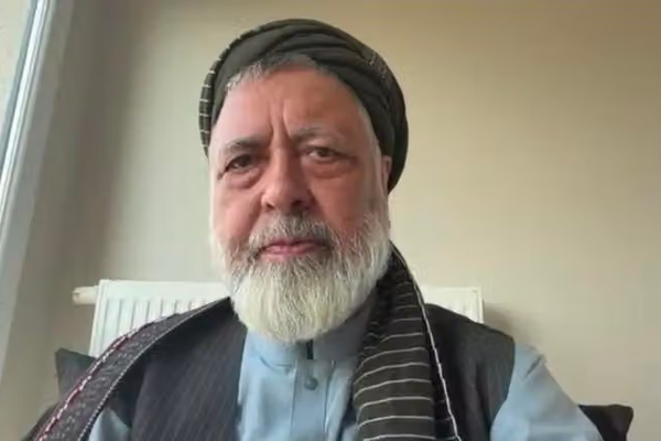 محقق: «مجاهدین» د امریکا زرق او برق دوکه کړل او ټوپک یې پر ځمکه کېښودل