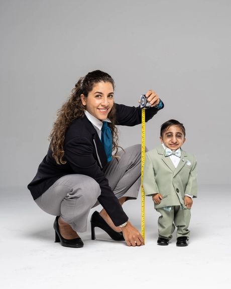 یک جوان ایرانی با ۶۵ سانتیمتر قد، کوتاهترین مرد جهان لقب گرفت