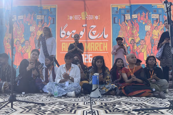 په پاکستان کې د ښځو د حقونو غږ: فعالان وایي ښځې دې د برابر انسان په توګه وپېژندل شي