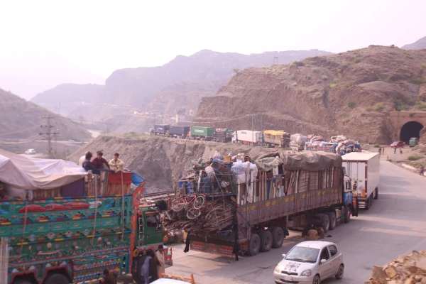 تېره ورځ نږدې ۲۳۰۰ کورنۍ افغانستان ته ستنې شوې دي