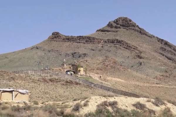 طالبان د ۳۰۰ کانونو د فعالیت خبر ورکوي، خو د قراردادونو په اړه د شفافیت نیوکې دوام لري