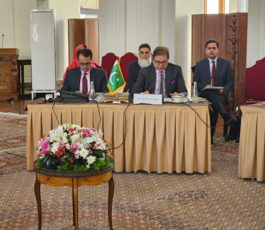 المبعوث الباكستاني ينتقد طالبان: الأفغان يستحقون وضعاً أفضل