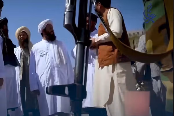 طالبانو په هرات کې د «ږيرې لنډولو» په تور ۱۶ روغتیايي کارکوونکي نیولي