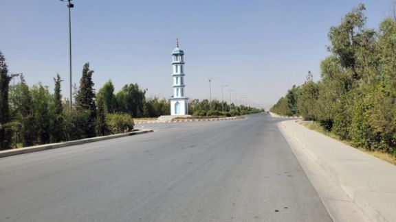 د عینومېنې د باغ د سيمې یو سړک