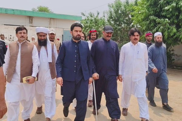 سهيل اپريدی: د بنو ماشومان د بندو دروازو تر شا د پرېکړو له امله يتيمان شول