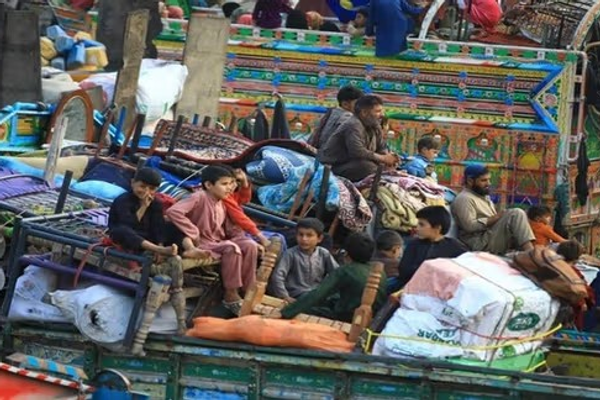 په تېرو دوو ورځو کې نږدې ۱۱زره کډوال له ایران او پاکستان نه افغانستان ته ستانه شوي