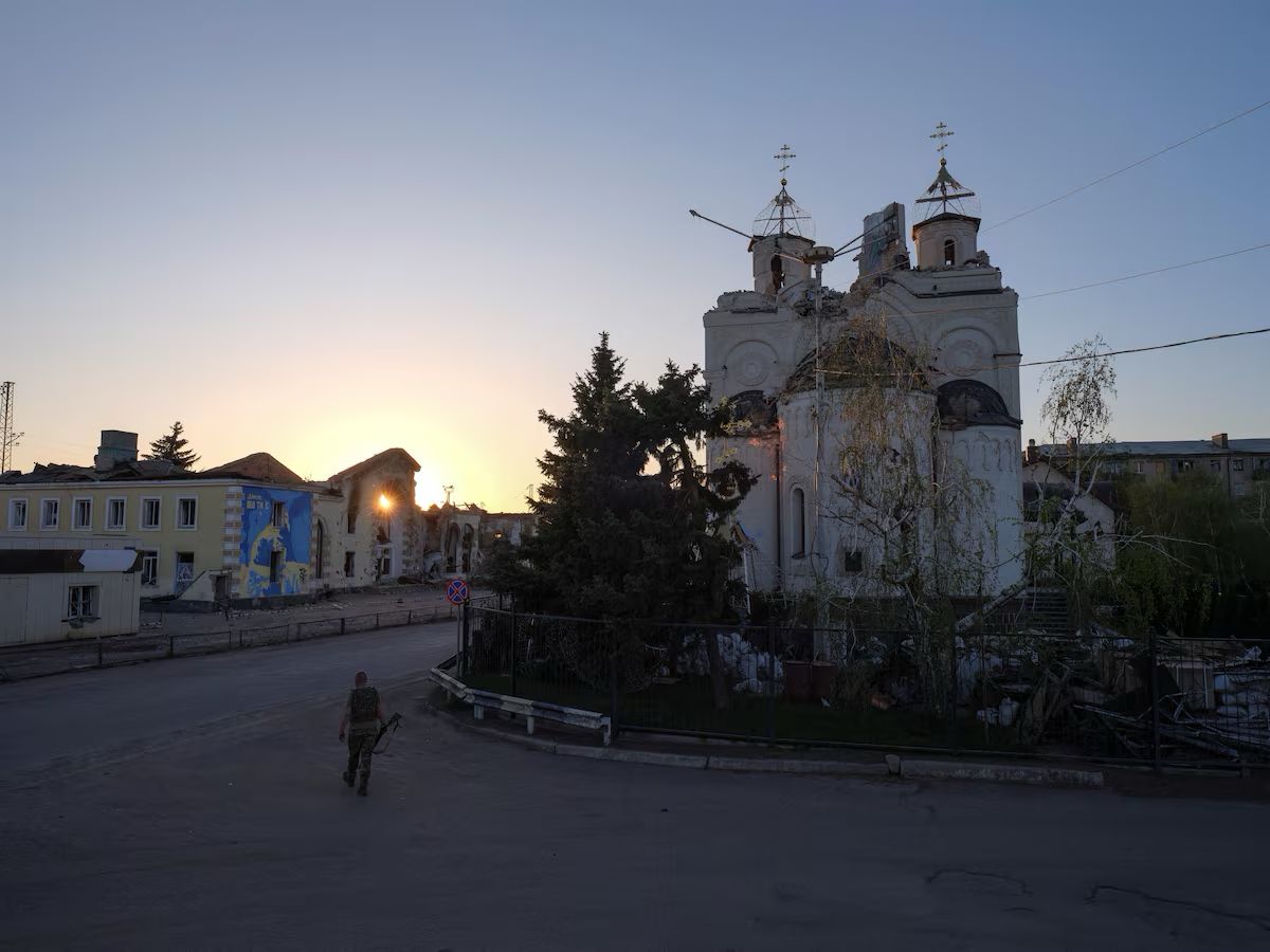 روسیه و اوکراین یکدیگر را به نقض آتش‌بس یک‌روزه «عید پاک» متهم کردند