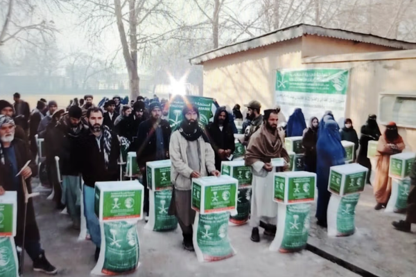 السفارة السعودية في كابل: توزيع مساعدات غذائية على أسر محتاجة في تخار وفارياب