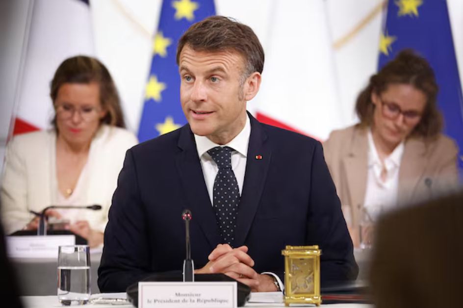 مکرون از شرکت‌های اروپایی خواست سرمایه‌گذاری در امریکا را متوقف کنند