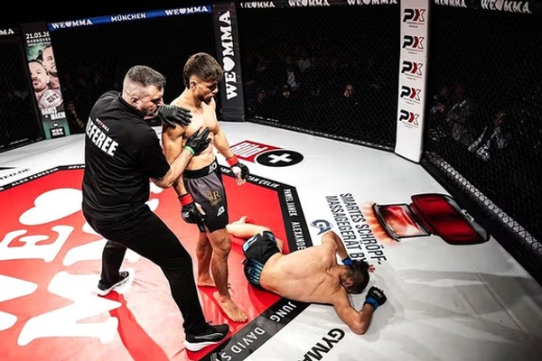 په مونیخ کې چټک ناکاوټ؛ افغان لوبغاړي فیاض حقپرست خپل سیال ته په ۱۷ ثانیو کې ماتې ورکړه