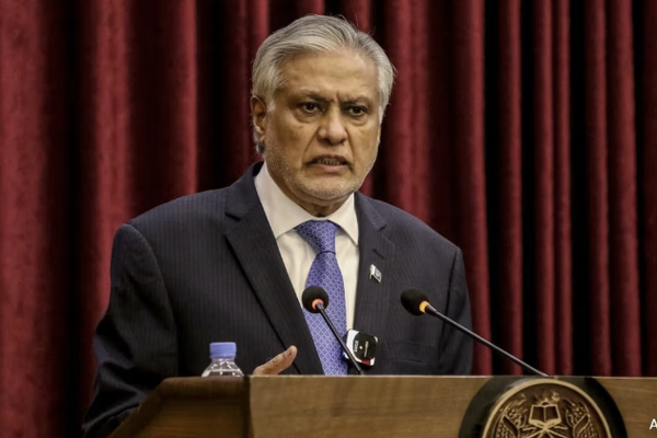 باكستان تعتبر اعتقال طالبان الأفغان لمئات عناصر طالبان باكستان إجراء غير كاف