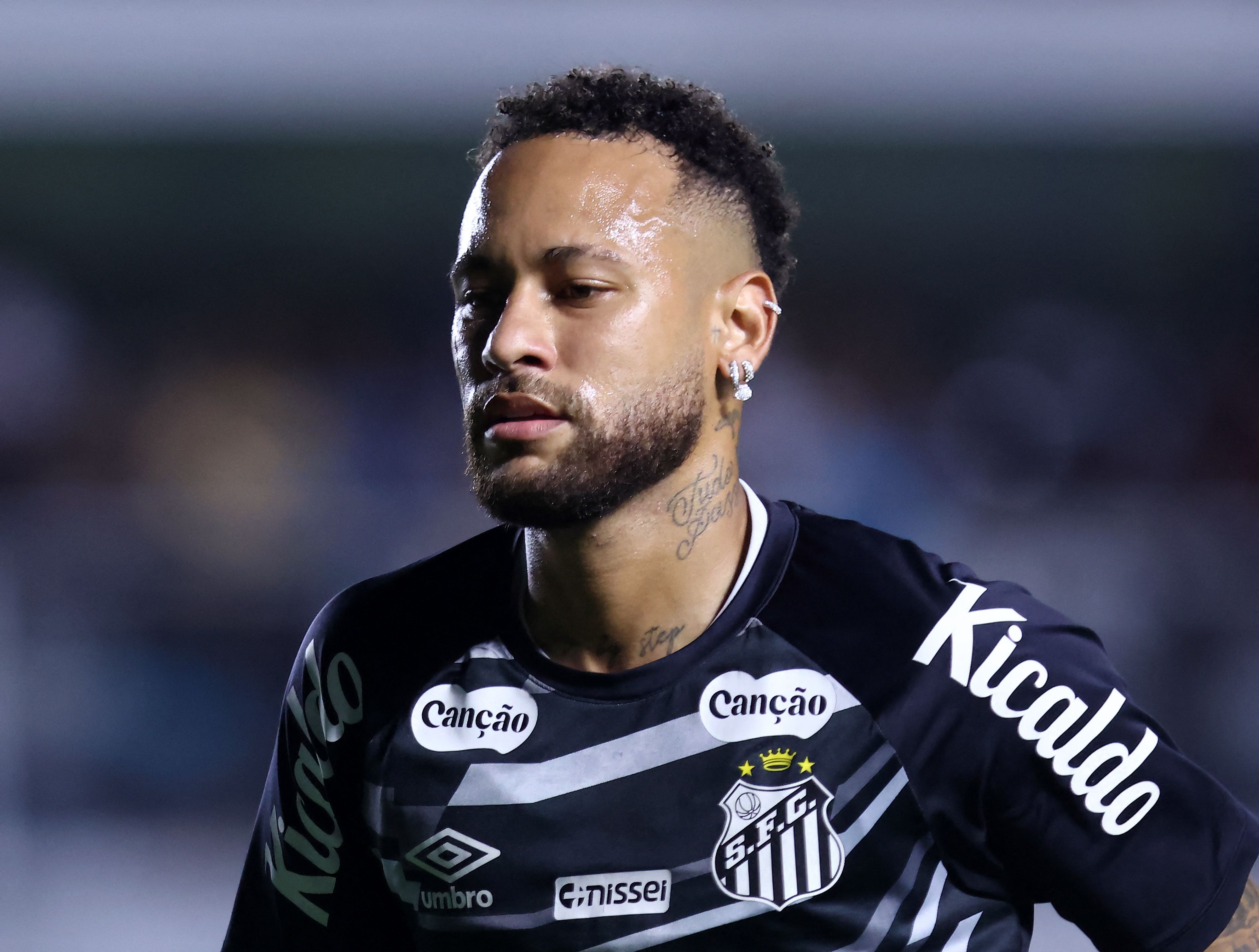 آینده نامشخص نیمار؛ ستاره برازیلی در انتظار تصمیم نهایی و در دوراهی ماندن یا رفتن