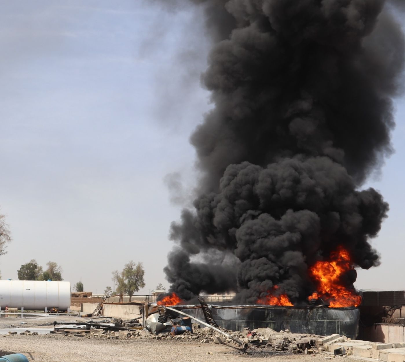 د کندهار هوايي ډګر ته نږدې د تېلو پر یوې زېرمې د پاکستان برید ۶ لکه ډالر زیان اړولی