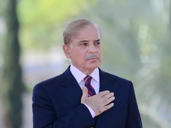 شهباز شریف د مسلم لیګ نواز ګوند له مشرۍ استعفا وکړه