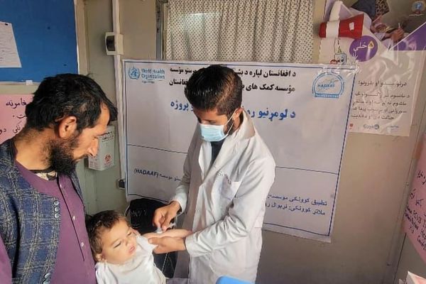 ملګري ملتونه: په نیمروز کې د ستنېدونکو کډوالو ځینو ماشومانو هیڅ واکسین نهدي ترلاسه کړي