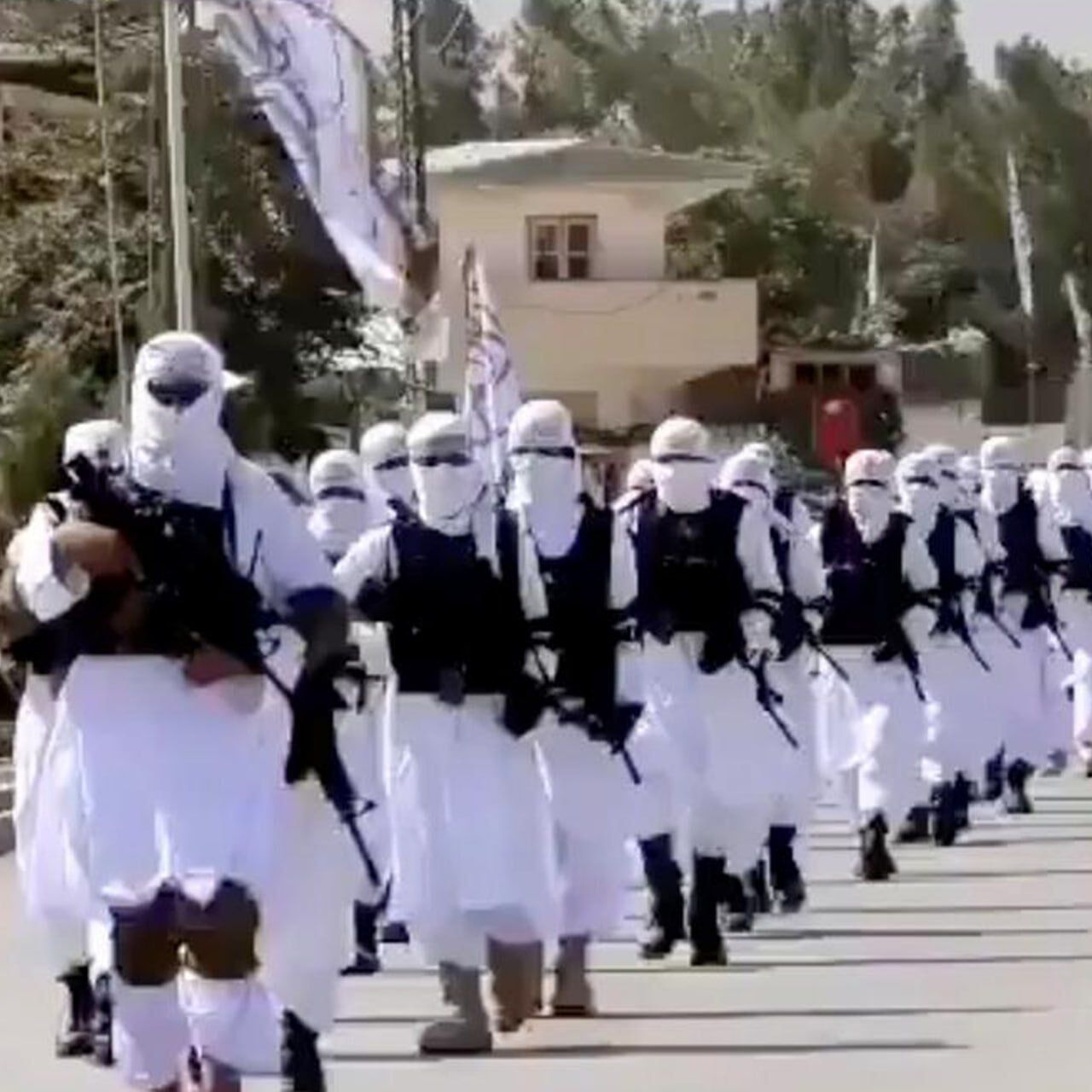 د طالبانو لوی درستیز: په پوځي لیکو کې مو د ځانمرګو  کنډوکونه منحل کړي دي