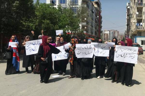 Recognition of Taliban Equal to Recognising Terrorism, Say Women Demonstrators in Kabul