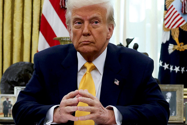 ډونالډ ټرمپ: د ایران له لوري د یورانیمو بډایه کېدل راته د منلو وړ نه دي