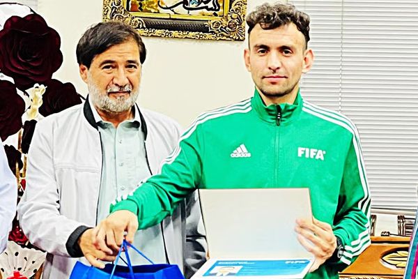 د فوټبال پنځو افغان داورانو د فیفا د داورۍ نړۍوال کارټونه ترلاسه کړل