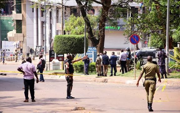 در حمله یک گروه اسلامگرا به مدرسهای در اوگاندا دستکم ۲۵ دانشآموز کشته شدند