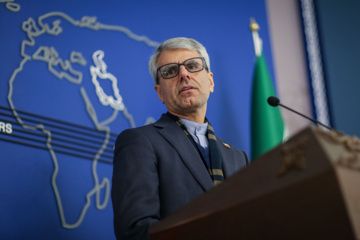 د ایران بهرنیو چارو وزارت ویاند: د ایران او افغانستان ترمنځ د حقابې په اړه توافق لرې نه دی