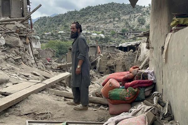 پولند حدود نیم میلیون دالر به زلزلهزدگان شرق افغانستان کمک کرد