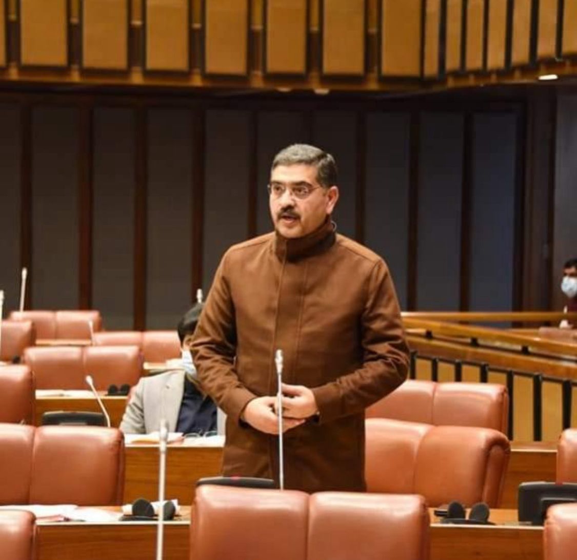 رئیس‌جمهور پاکستان پیشنهاد تعیین انوارالحق کاکر به‌عنوان نخست‌وزیر موقت را تایید کرد